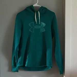 Size medium under armour hoodie
